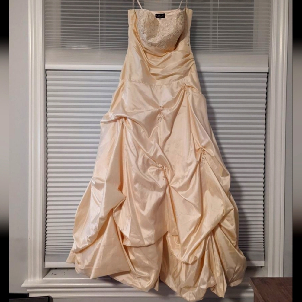 Strapless evening gown - Size 11/12 - Cream